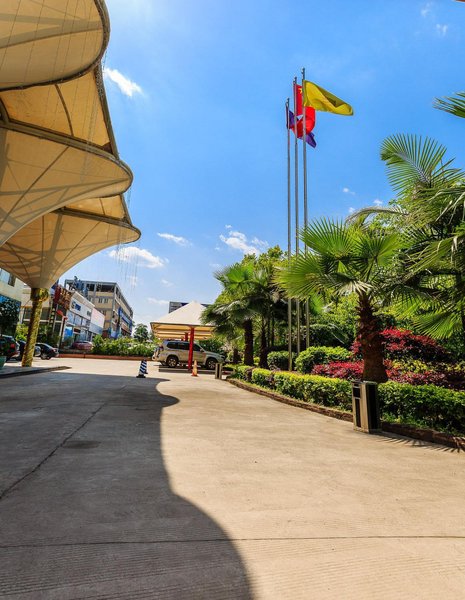 Vilu Reef International Hotel Over view