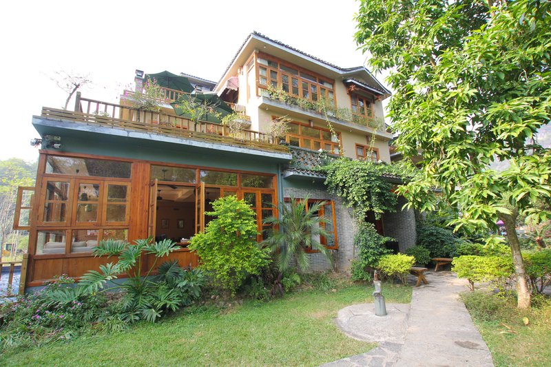 Yangshuo Moondance Hotel Over view