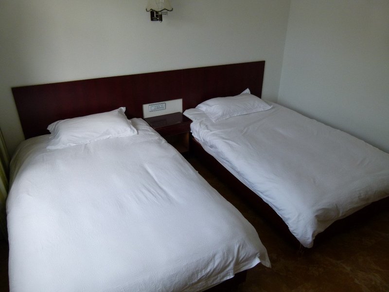 Shennongjia Longxin Mountain Villa Guest Room