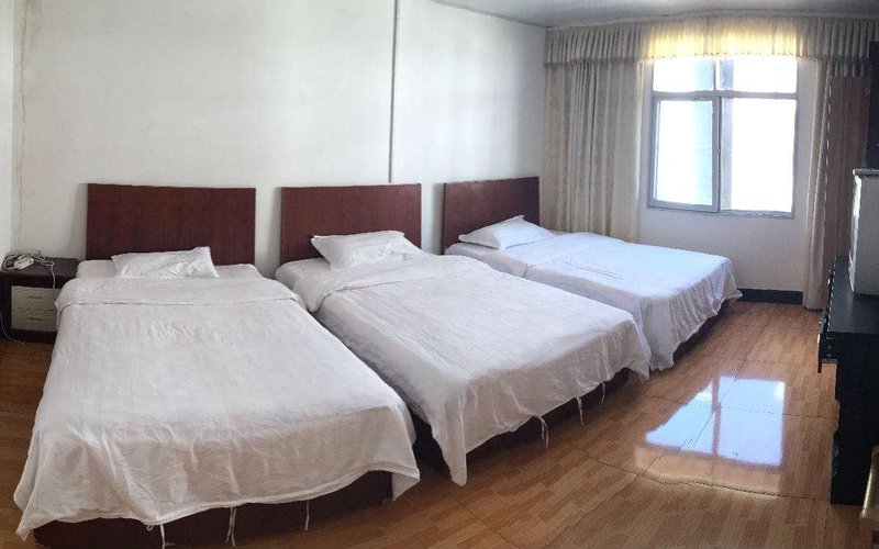 Wooden fish friend inn Guest Room