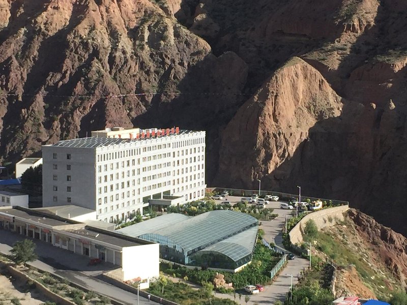 Duola Shenshan Hot Spring Hotel Over view