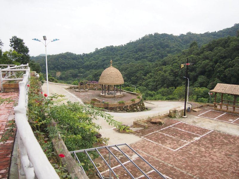 Qiu Feng Village Tourist Resort Hotel Over view