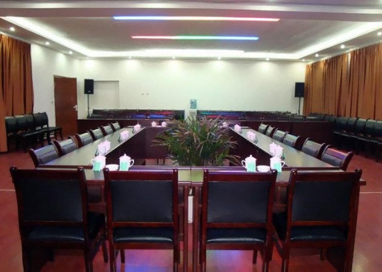 Xi Jiang Qian Sen Hotel meeting room