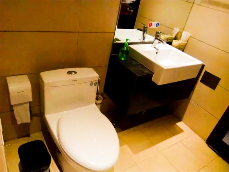 Phoenix InnGuest Room