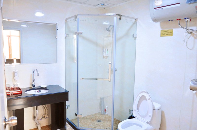 Donggang Chuntai Hotel Guest Room