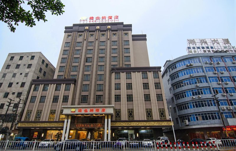 Vienna Hotel (Lufeng Renmin Road) over view