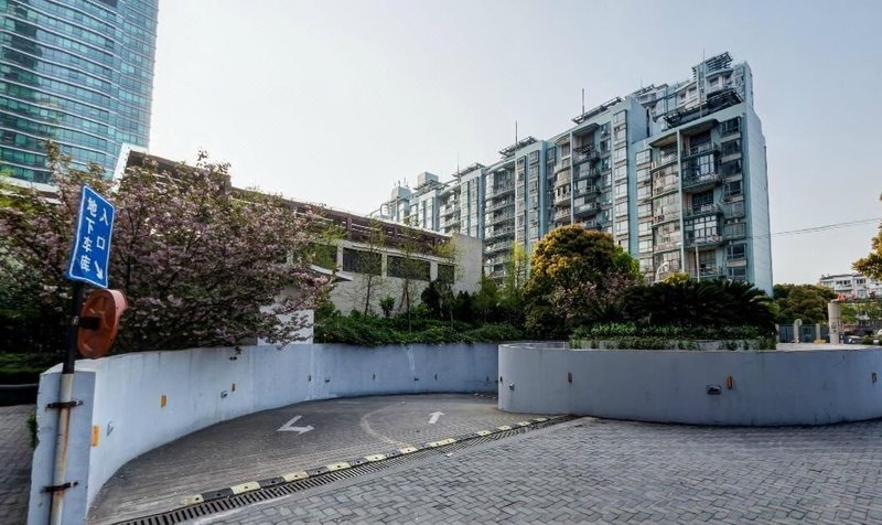 Co-sky Executive Apartments周边景点