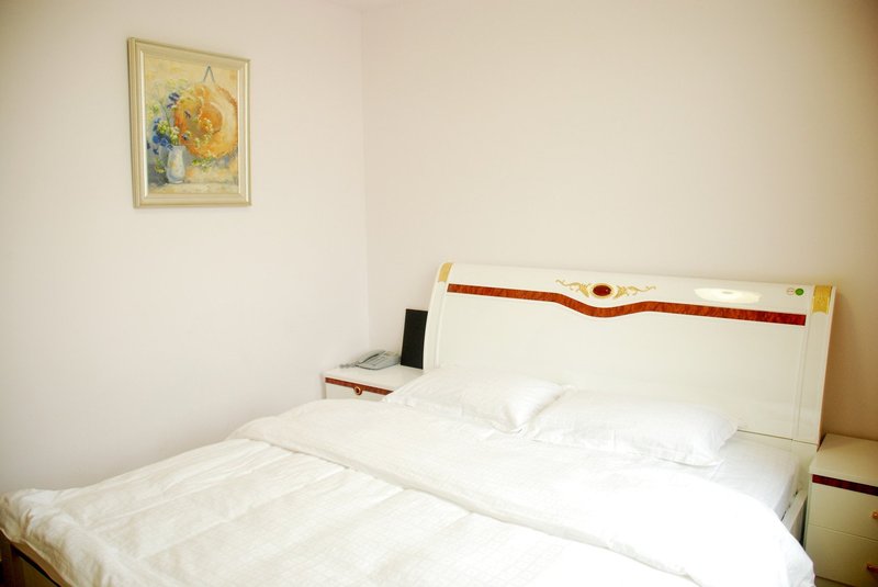 Guoshi Binguan Guest Room