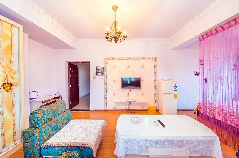 Mo flowers Young ApartmentGuest Room