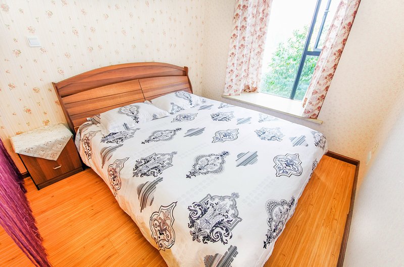 Mo flowers Young ApartmentGuest Room