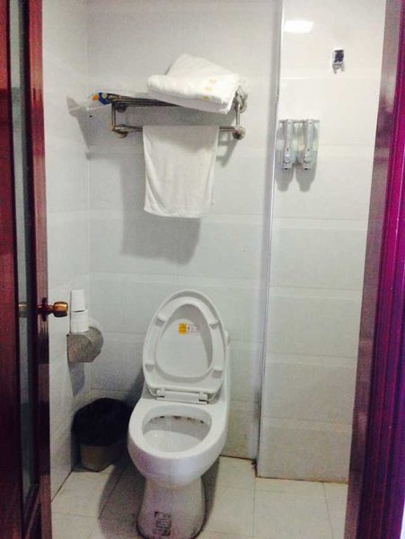 Huangchuan Starlight Hotel Guest Room