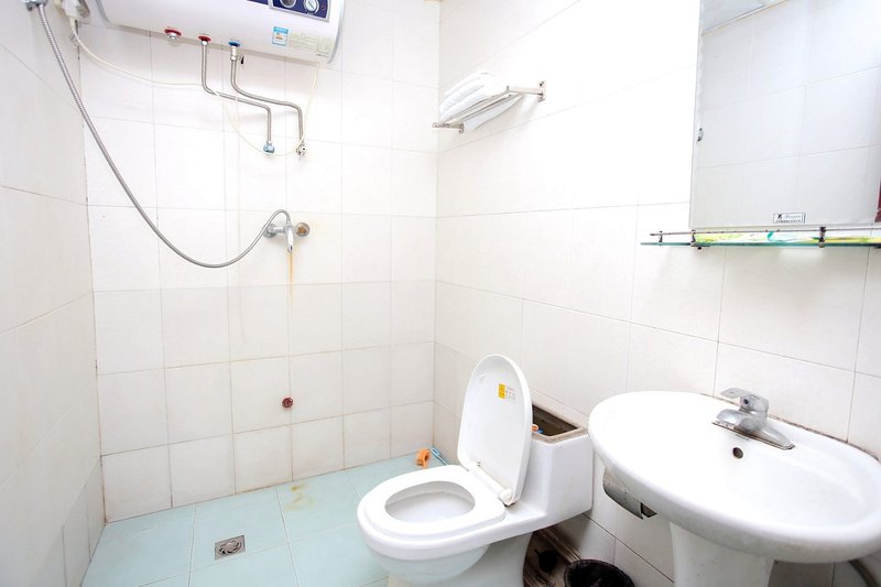 FengShun Hotel Guest Room