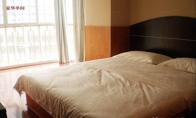 Jinjiang Apartment Guest Room
