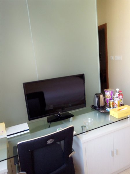 Wuming Fowles The Tophams Hotel  Guest Room