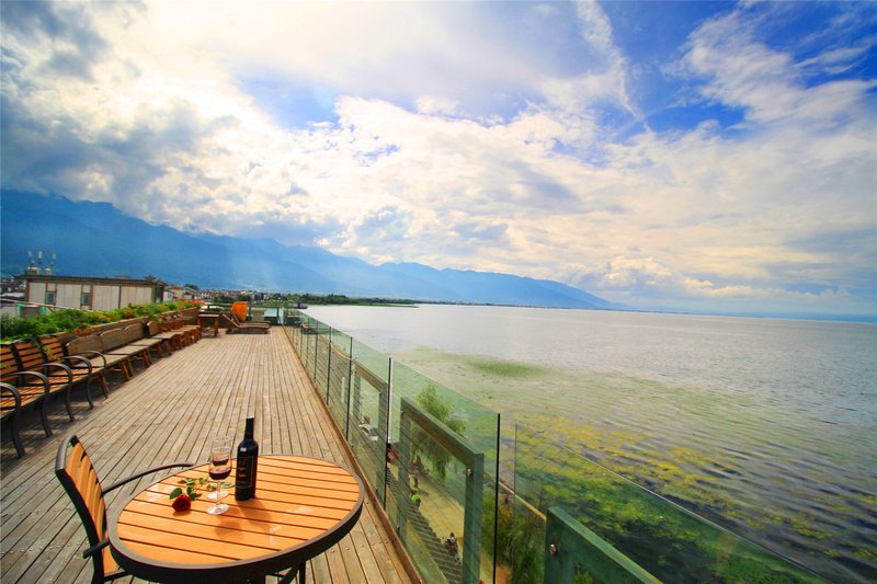 诗莉莉泛蜜月·云水小筑酒店