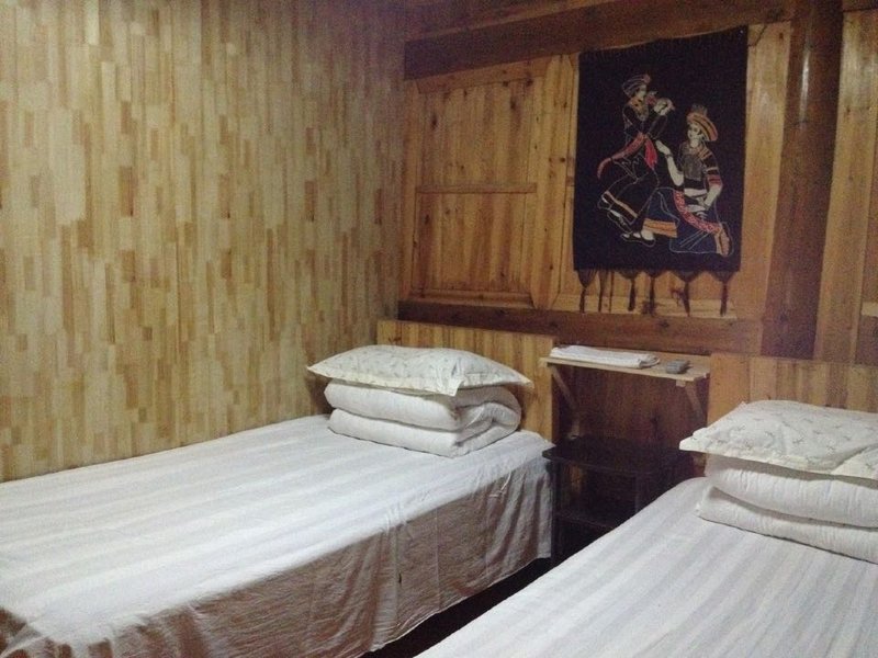 Tinggulou InnGuest Room