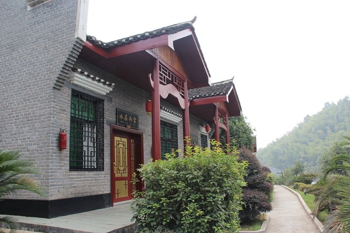 Longnv Hot Spring Hotel Over view