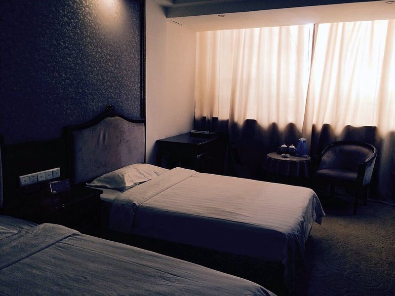 Qilu Bairui Hotel Guest Room