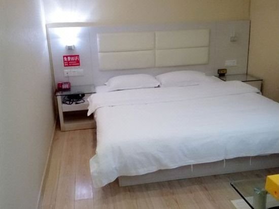 Wuming Fowles The Tophams Hotel  Guest Room