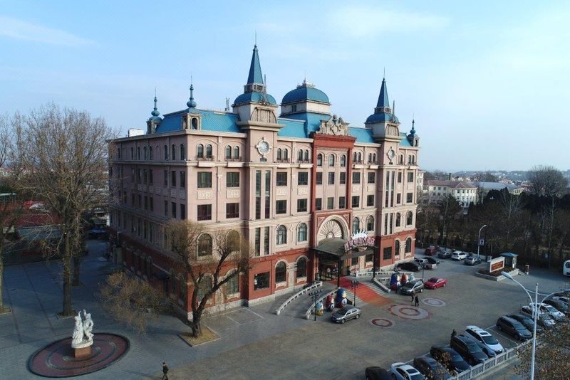 Exceptional Garden Hotel Over view