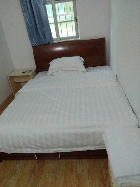 jidagongyuGuest Room