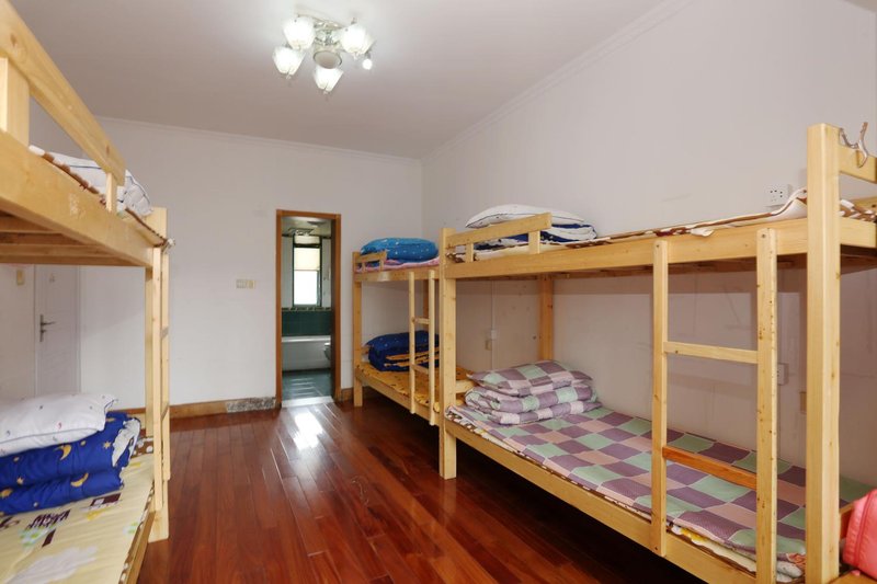 南京慢跑鞋青年旅社