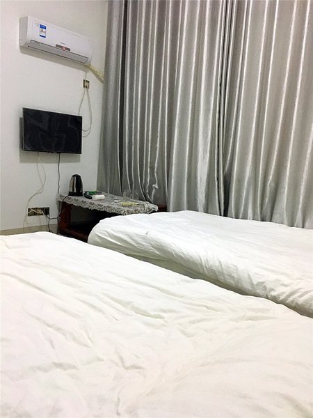 Yi LanGuest Room