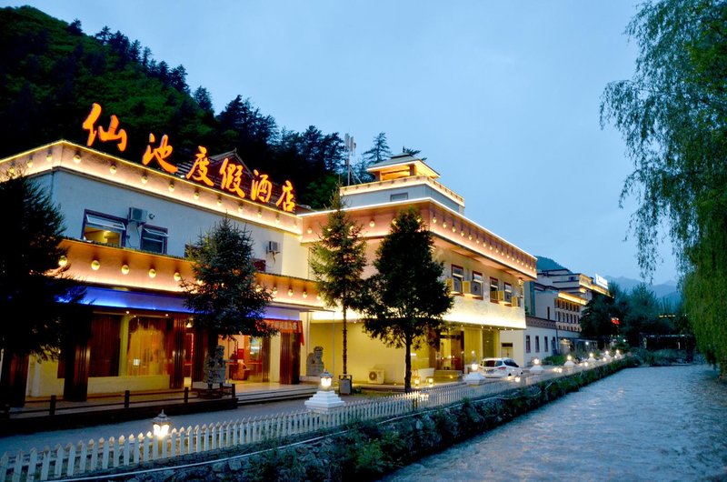 Jiuzhaigou Xianchi hoilday Hotel Over view