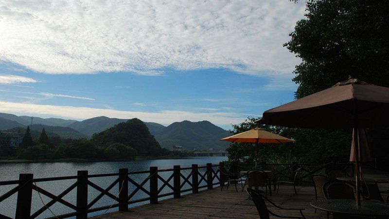 Weisheng Xiangyi Hotel (Xiangyi Building) Over view