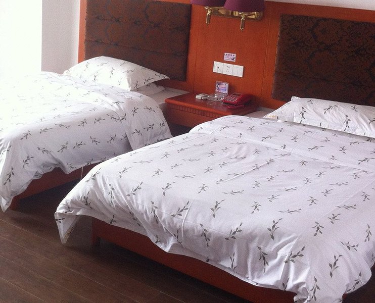 Tung Wah Star InnGuest Room