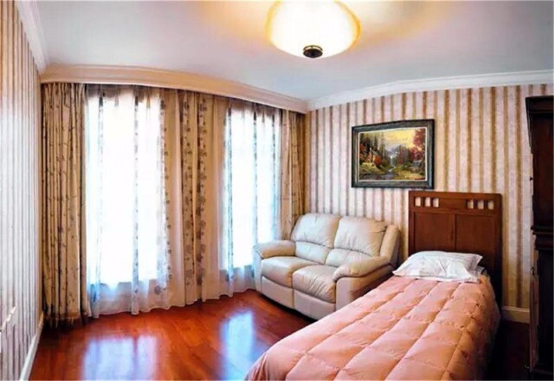 tianjindonglihujiuhaobieshu Guest Room