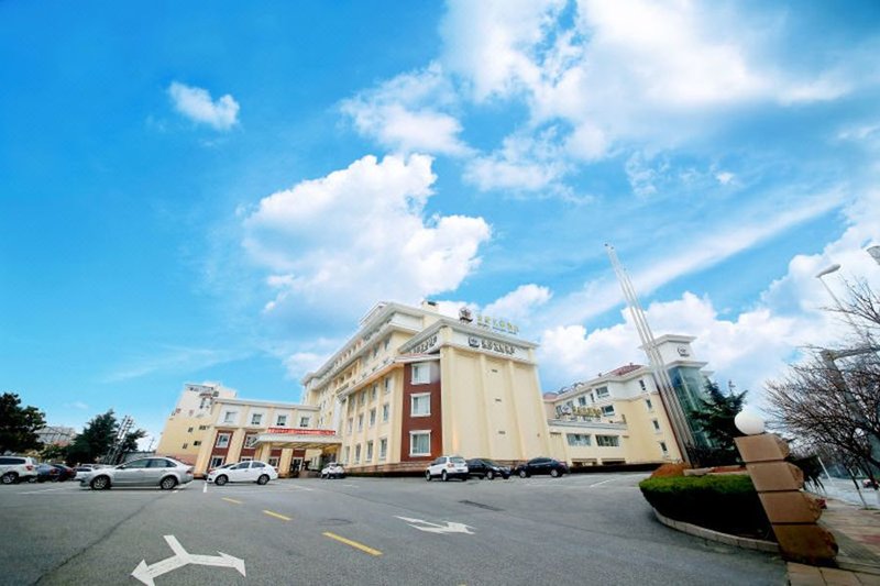 Century Mandarin Hotel Over view