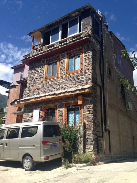 Qiangjia Yingbin Inn Over view