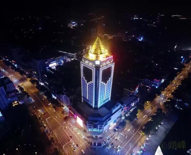 Landison Plaza International Hotel Zhenjiang Over view