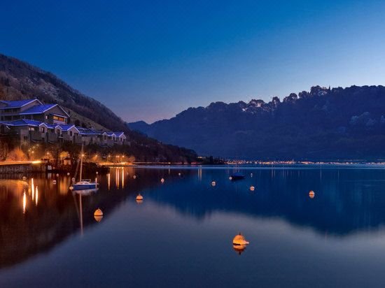 Donggu Lake Xiangshan New Century HotelOver view