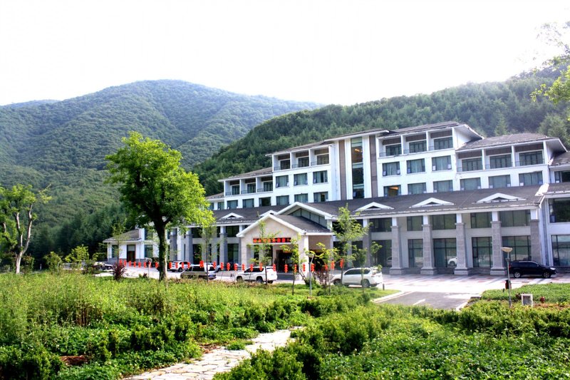Shennong Hotel over view