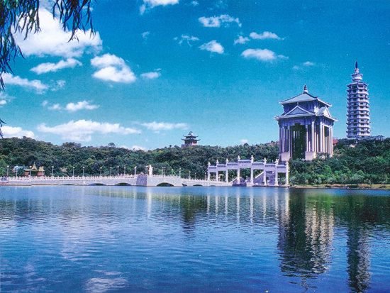 Dongyang Xuanyu Hotel (Lantian Baiyun Conference Centre) Over view