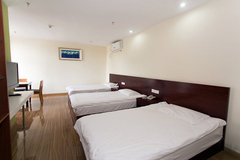 Surui Business Motel Guest Room