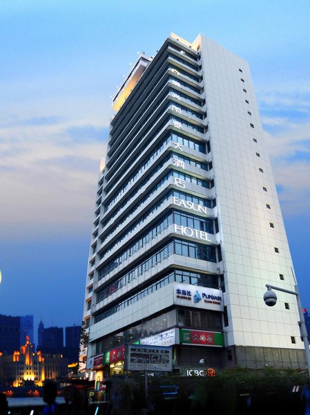 广州易尚国泰大酒店(淘金地铁站店)外景图