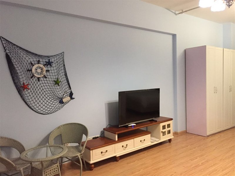 mystery tree Guest Room