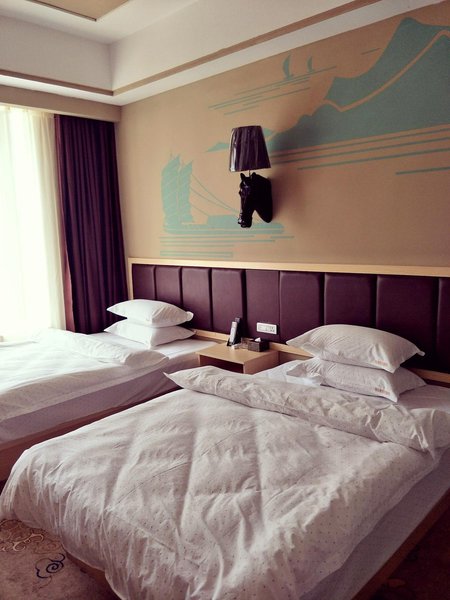 hechi tongxin home furnishing theme hotel Guest Room