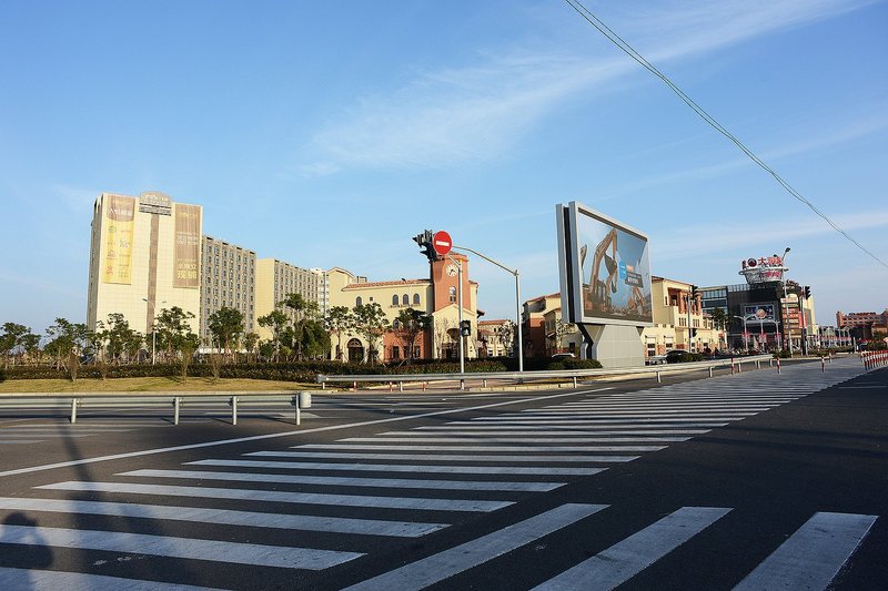 Shanghai Hongyin Square Hotel Apartment Over view