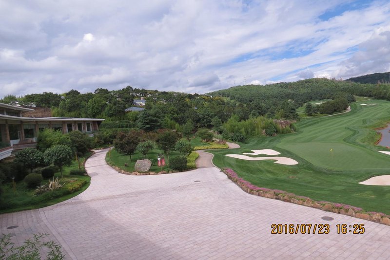 Kunming Sunshine Golf Villa Apartment Over view