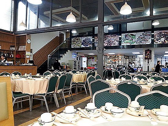 Maple Loat Kwaita Apartment Restaurant