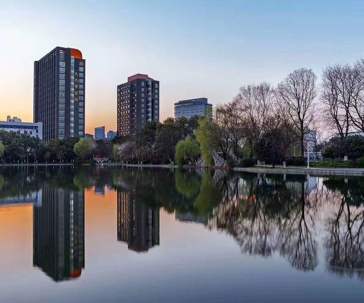 Dajiuhua Hotel (Mount Jiuhua)Over view