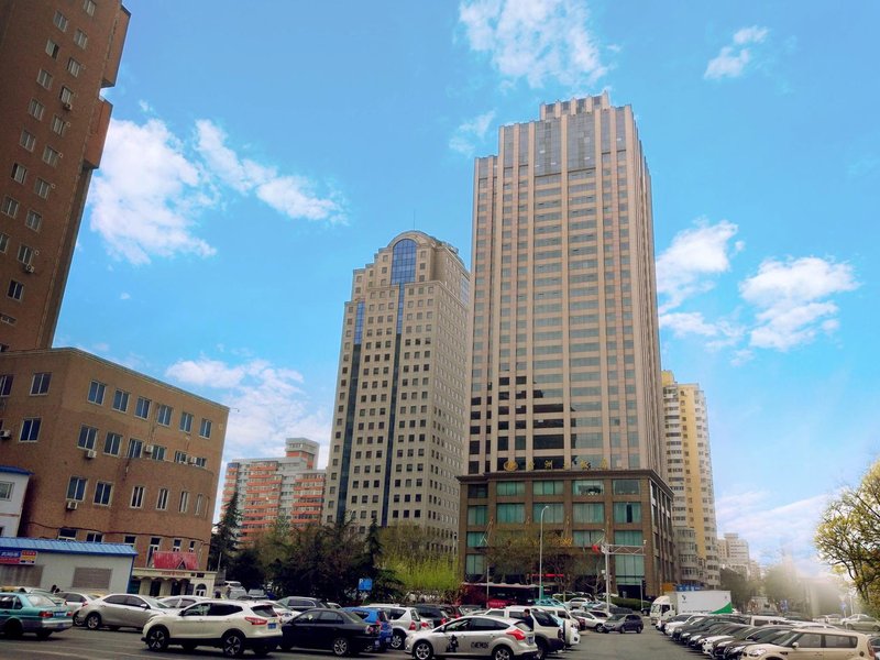 Central Plaza Hotel Over view