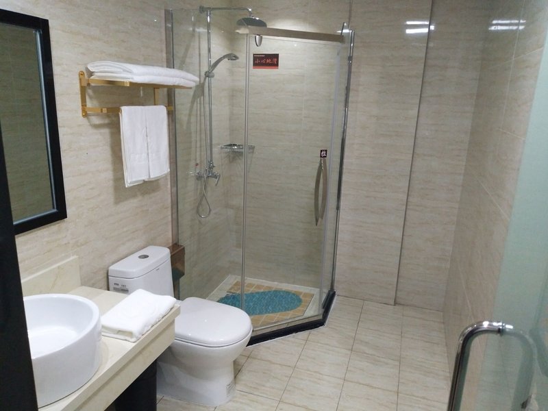 YI MING XUANGuest Room