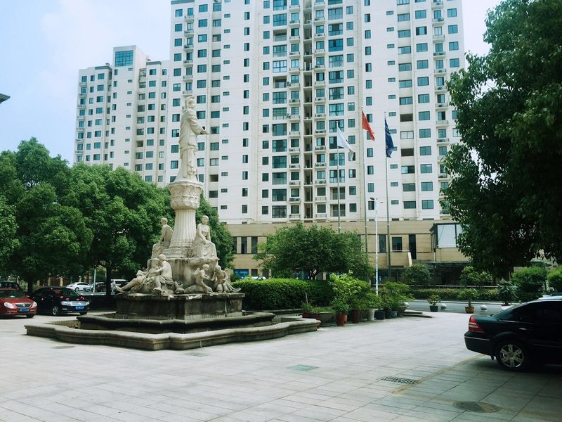 Qin Tian Hotel Over view