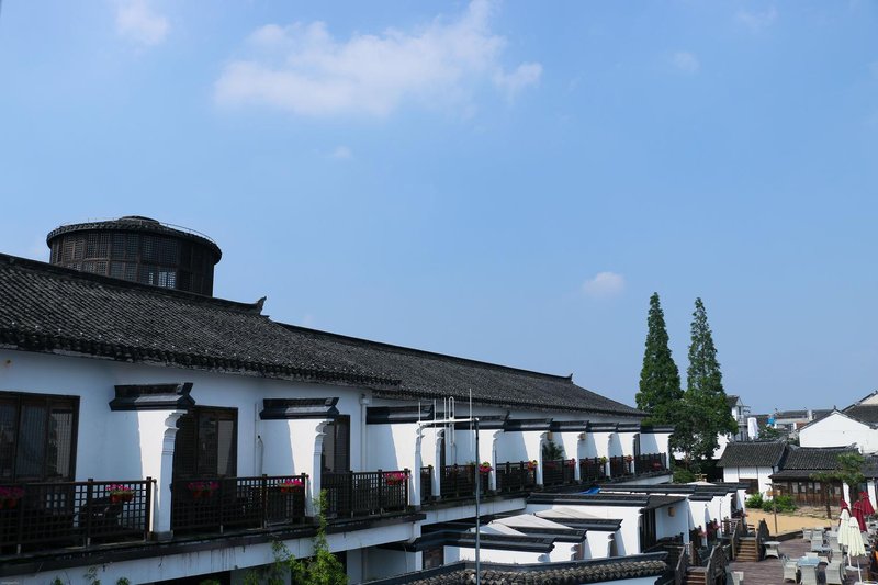 Zhouzhuang South Lake Xiaozhu Inn Over view