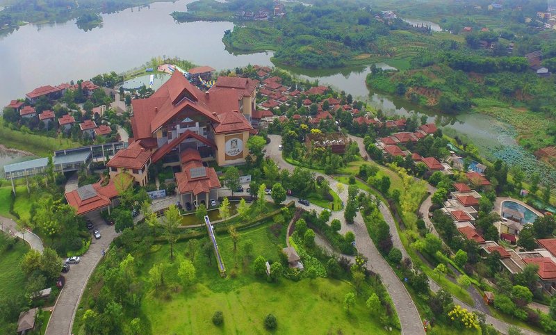 Heyuezhuang Country Hot Spring Hotel Over view